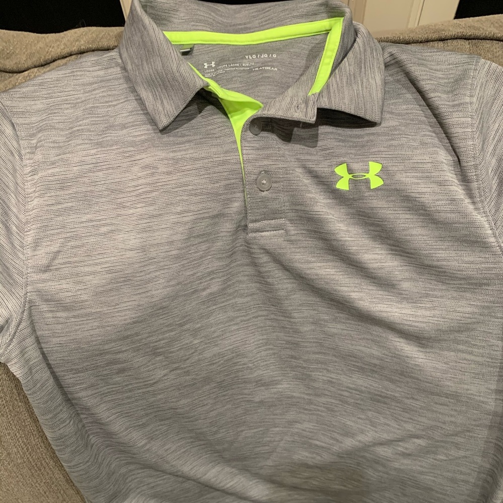 Boys Under Armour Golf Shirt, Size Medium